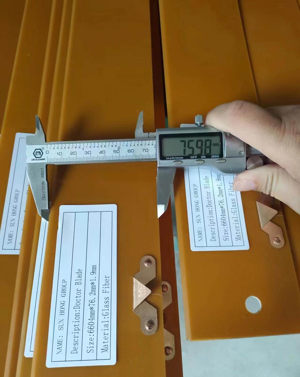 glass fiber doctor blade for paper machine