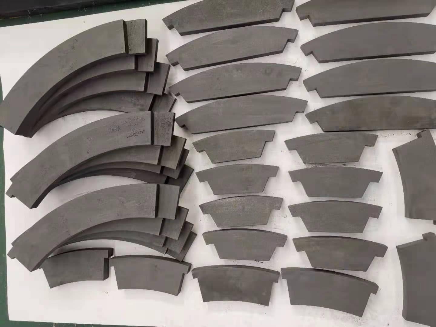 graphite and uhmw sealing strips