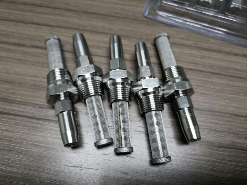 spray nozzle for paper machine