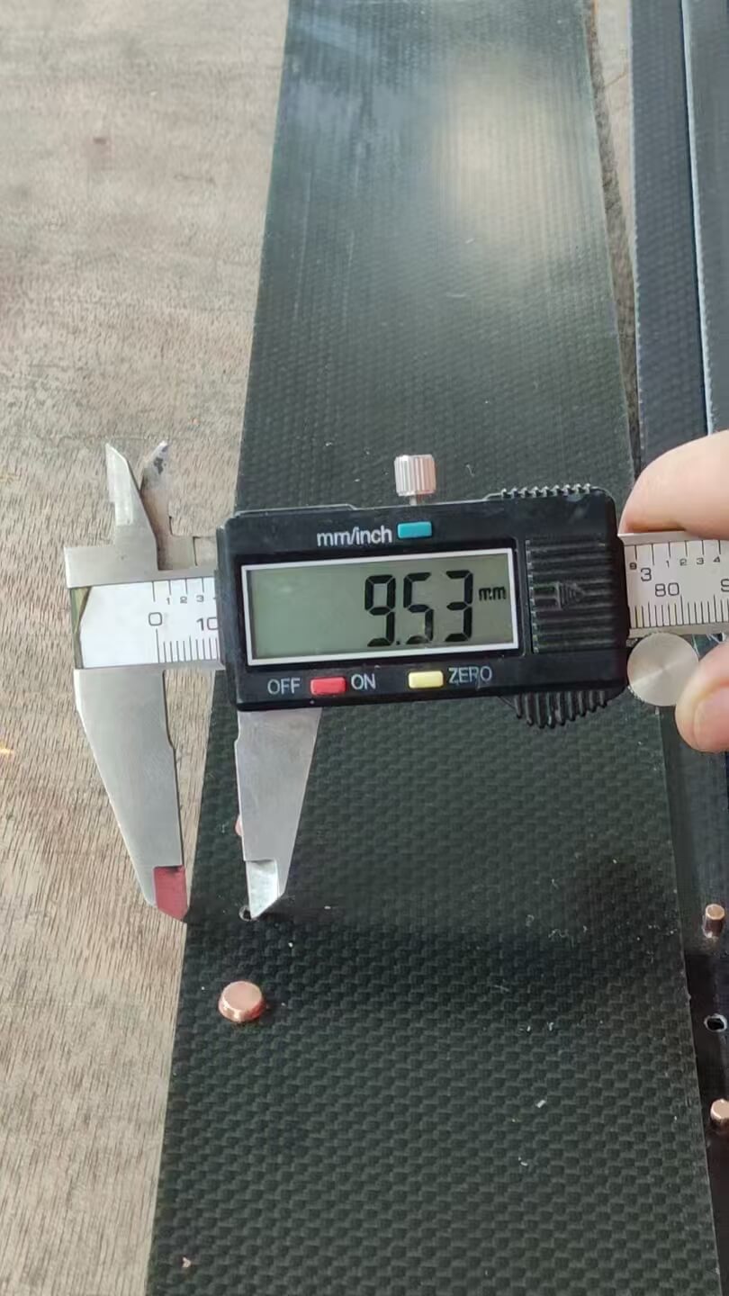 carbon fiber doctor blade for paper machine