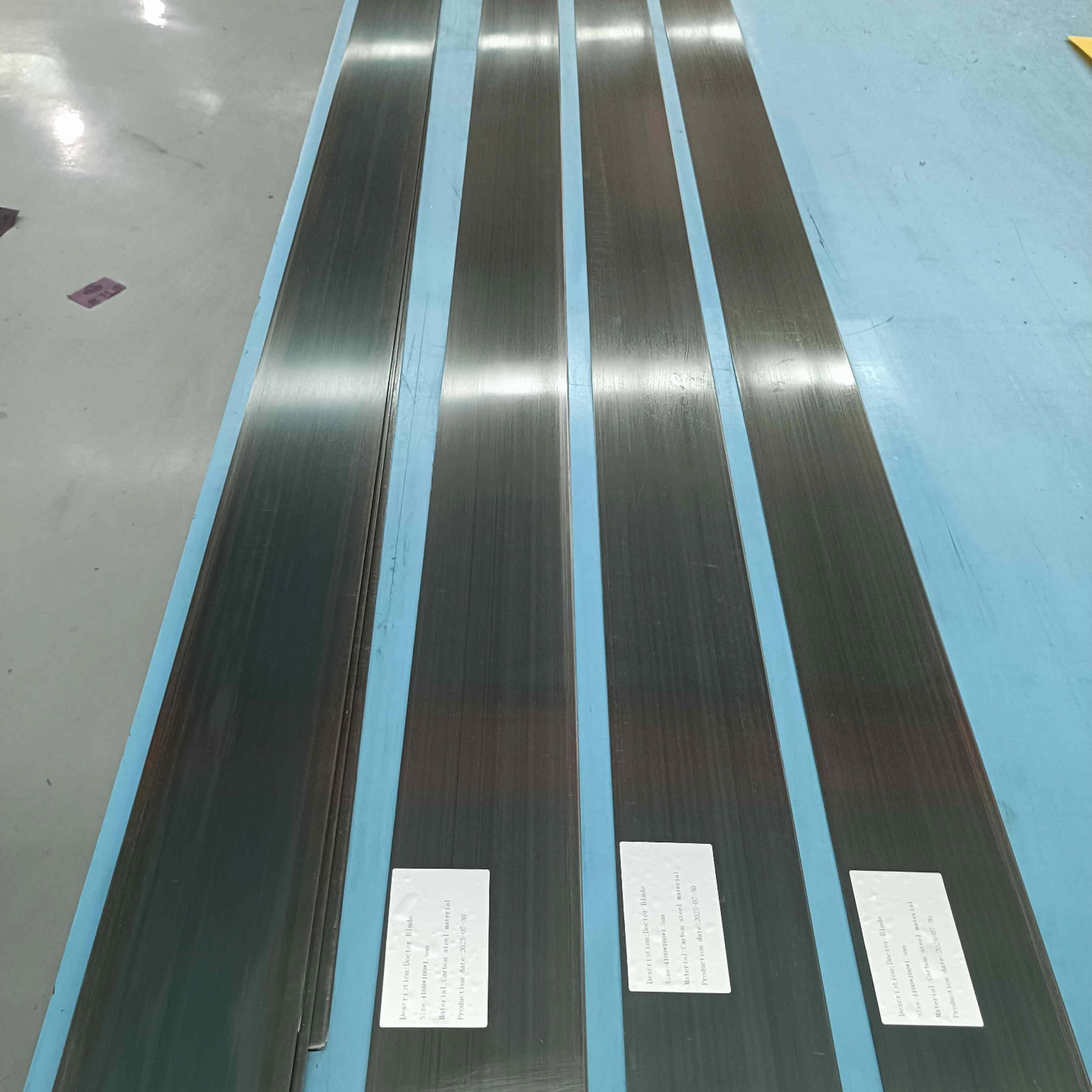finished product inspection and display of coating blade