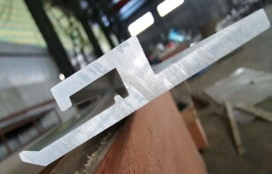 paper machine fixing blade holder