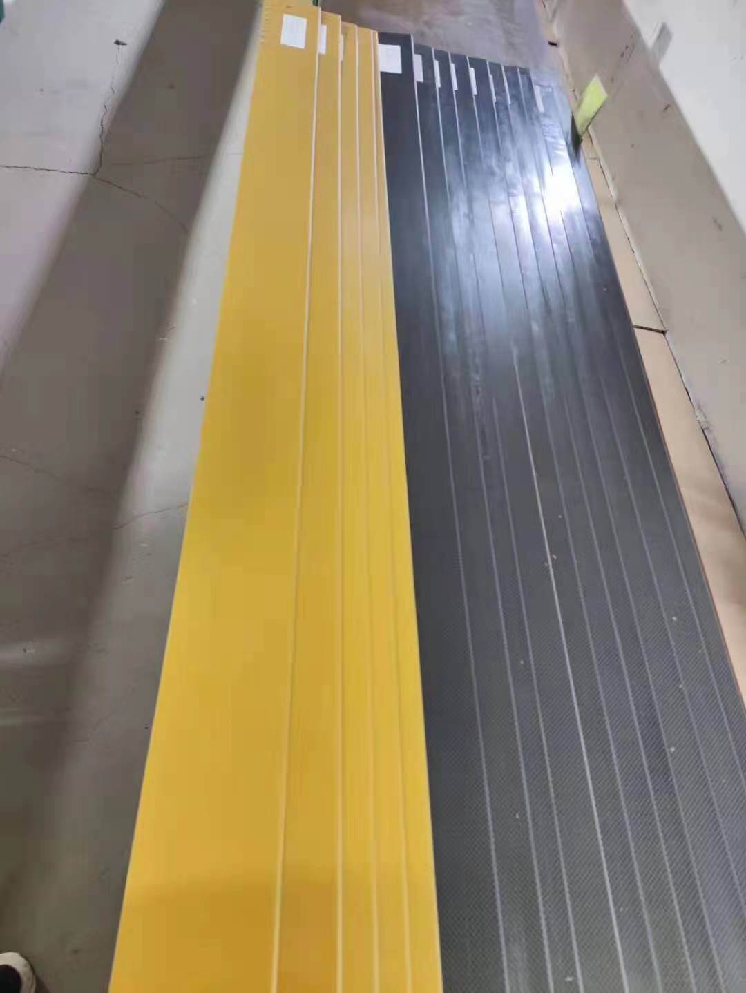 glass fiber and carbon fiber doctor blade