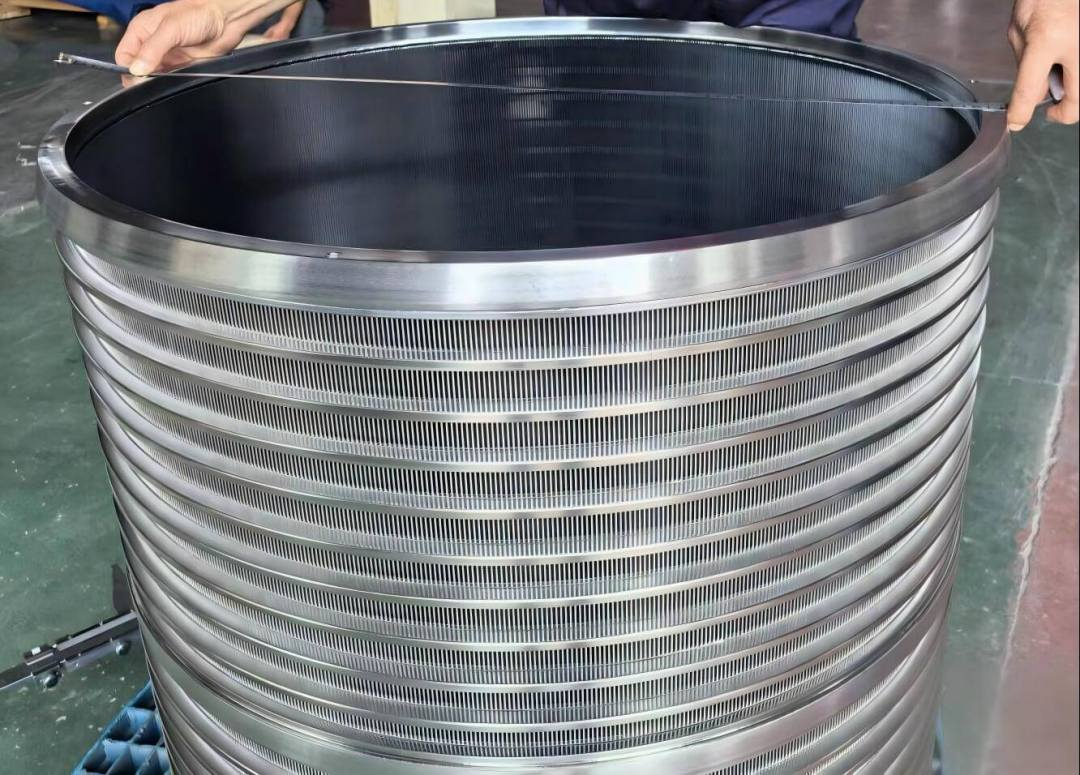slotted pressure screen basket